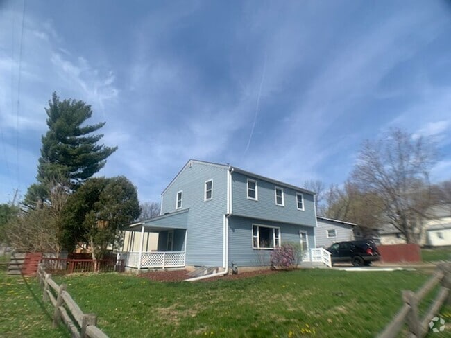Building Photo - 1565 Albemarle St Rental