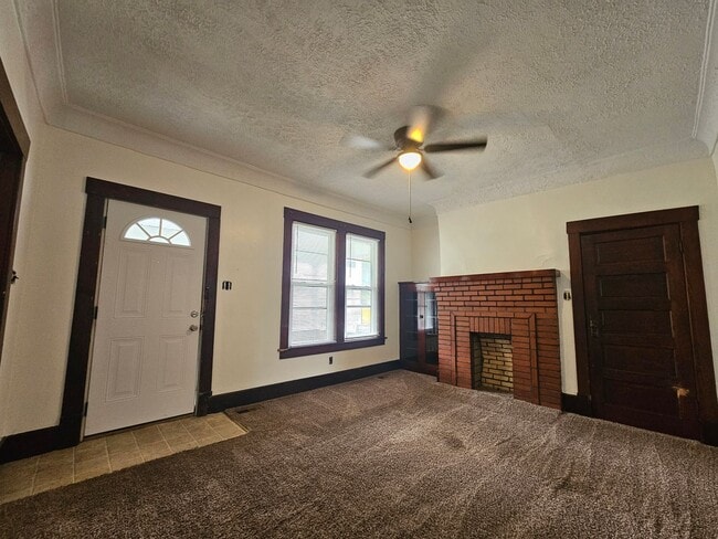 Photo - 387-389 Gilmore Street Unit 387