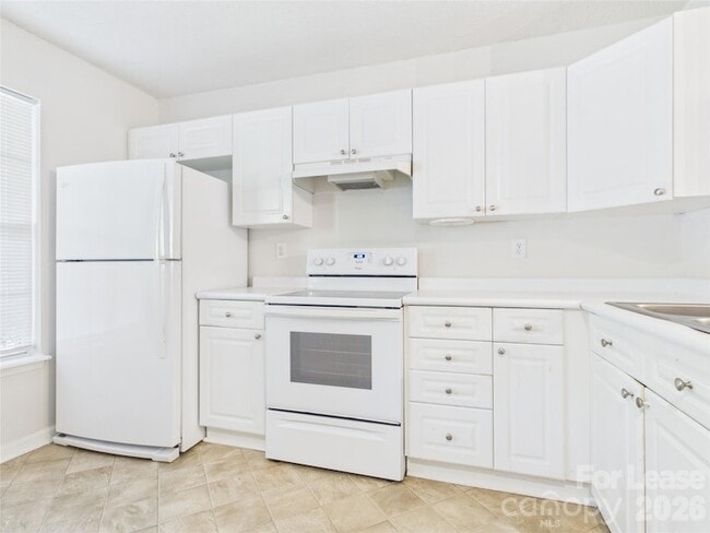 Photo - 609 Mountainwater Dr