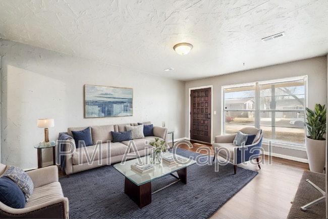 Photo - 2325 S Hiram St