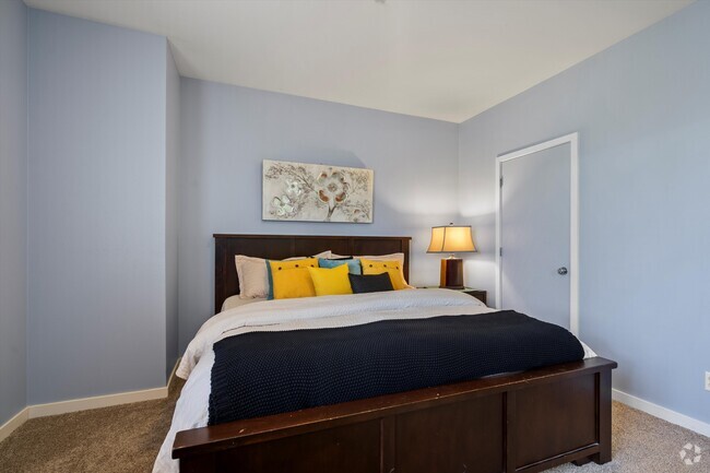 Building Photo - 1600 Pinebrook Blvd Unit A2 Rental
