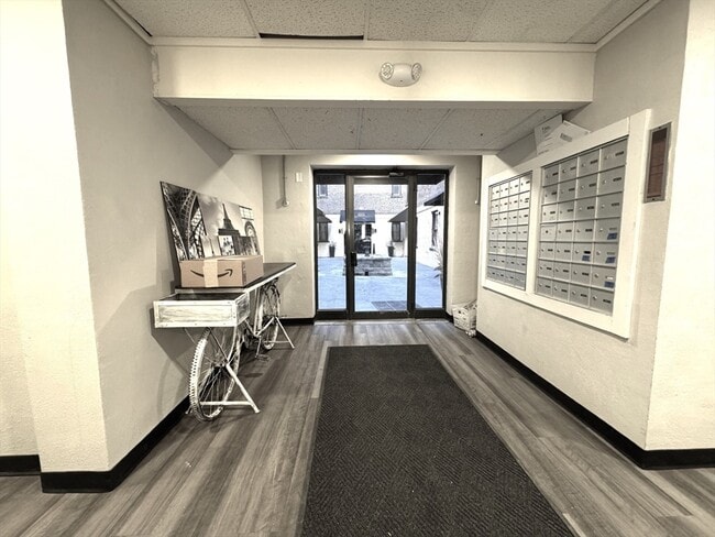 Photo - 8 Langmaid Ave Unit 4