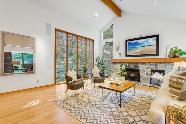 Photo - 1 Rimrock Rd