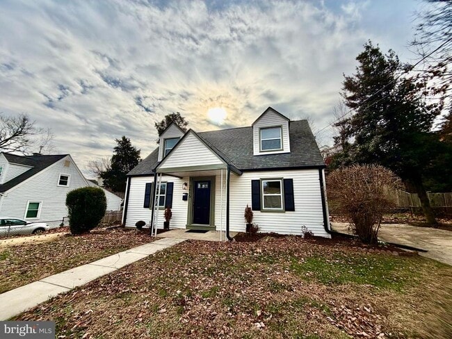 Building Photo - 2415 Fairhaven Ave