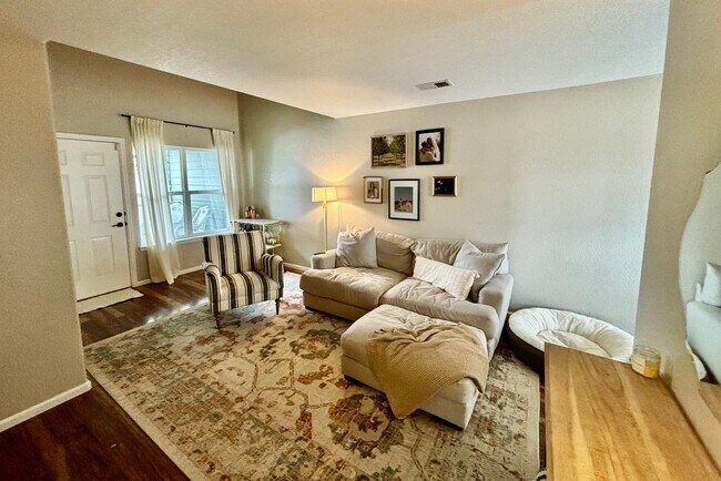 Photo - Spacious 2 Bed 2.5 Bath Townhouse in Northeast Fort Collins