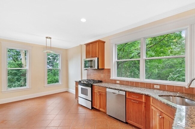 273 Mason Ter Unit L
