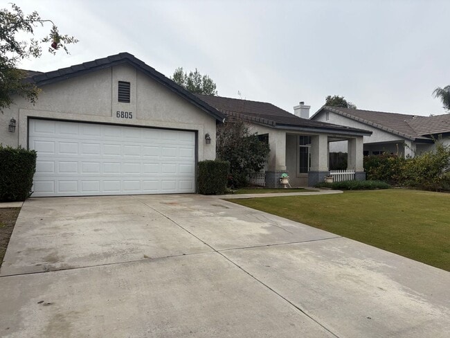 Building Photo - Available now! 4-Bedroom Home with Pool & Waterfall in Southwest Bakersfield