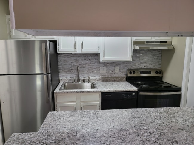 Photo - 905 W 11th St N Unit 103