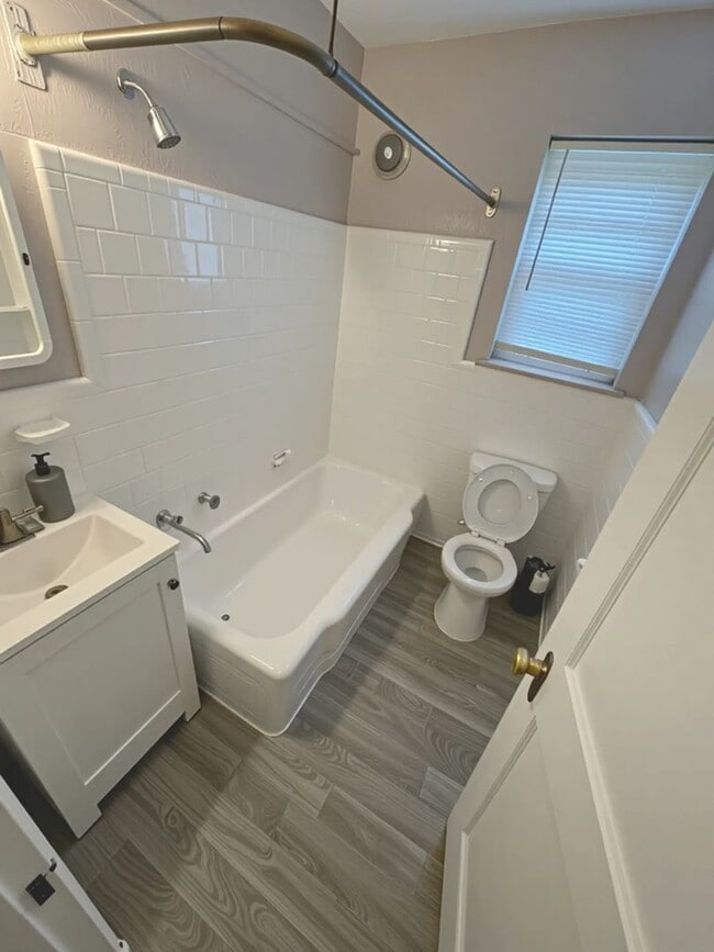 Photo - 5803 Oakview Ave Unit 5803 Oakview Ave - B