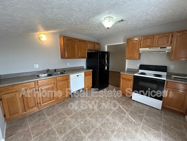 Photo - 2177 Walk on Dr Unit Apt D