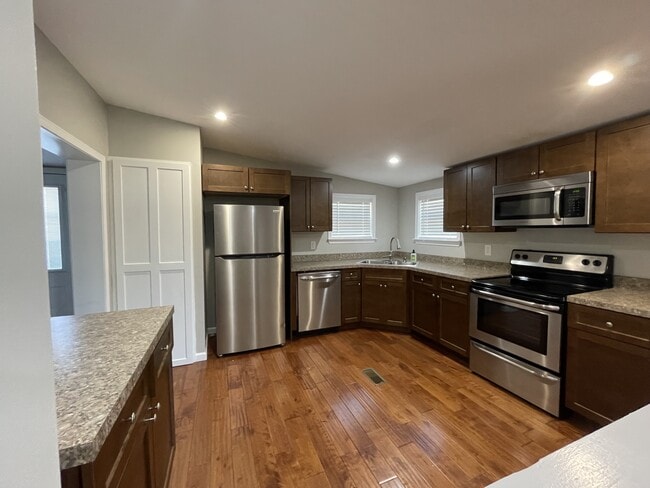 Photo - 900 Allen Dr