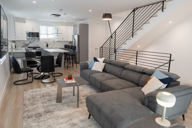 Photo - 4833 Riverton Ave