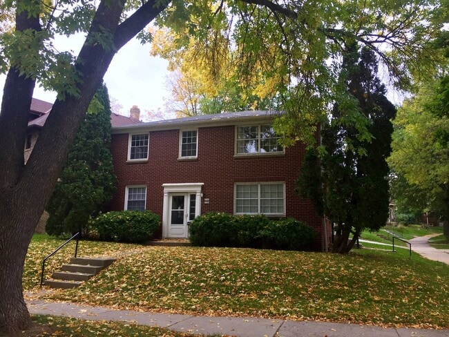 Building Photo - 3700-3702 N Morris Blvd Unit Upper