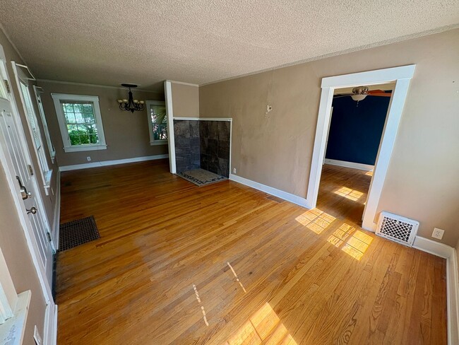 Photo - 2 bed 1 bath Home Near the Historic District