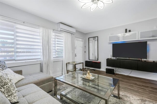 Photo - 901 SW 11th Ave Unit 17H