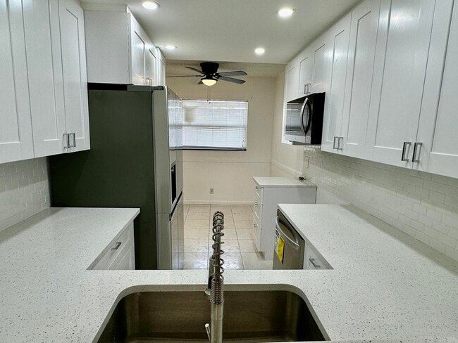 Photo - 23099 Barwood Ln N Unidad 109