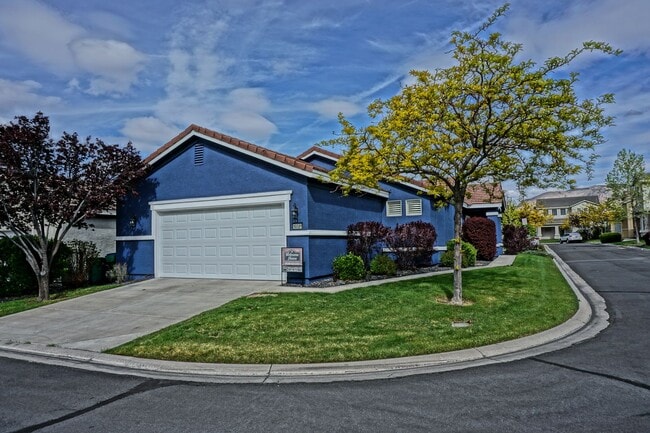 Charming Family Home in Double Diamond - Charming Family Home in Double Diamond