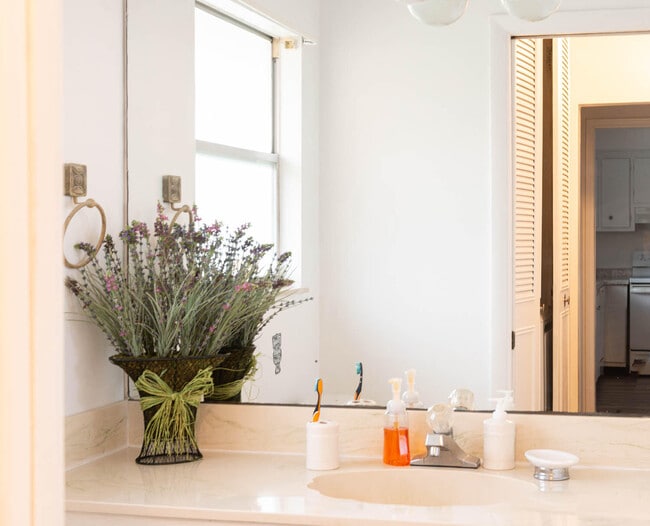 Photo - 228 Down E Ln