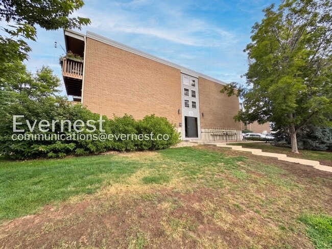 Building Photo - 1606 Cottonwood Dr