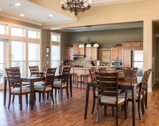 Propiedad similar - Capstone at Stoneridge