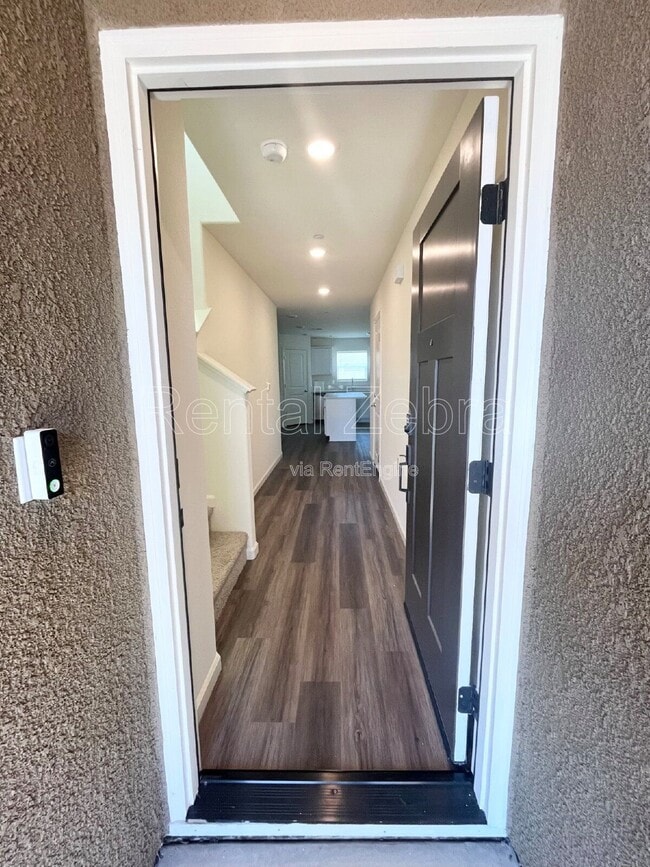 Photo - 333 Halisan Ct