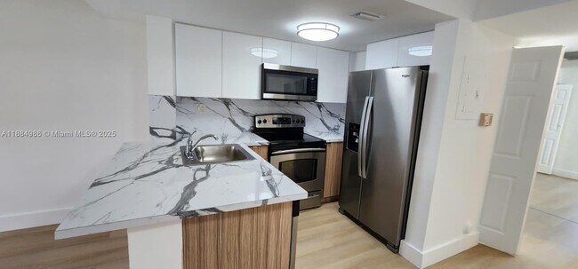 Photo - 8660 NW 5th Terrace Unidad 15-109