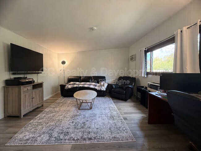 Photo - 558 Mallard Ln