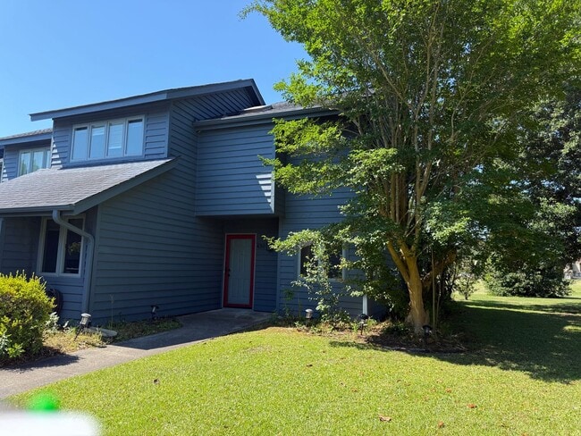 Photo - Beautiful 2 bedroom 2 bath unfurnished Townhome - Olde Point Golf Course - Hampstead