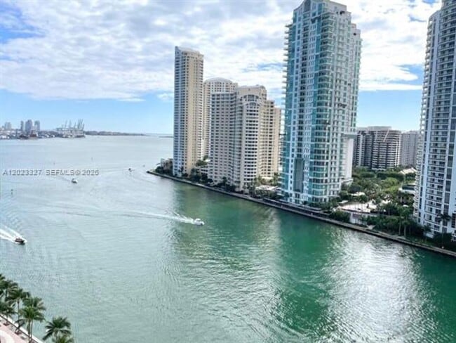 Photo - 300 S Biscayne Blvd Unidad 300 S Biscayne Blvd # T-1404