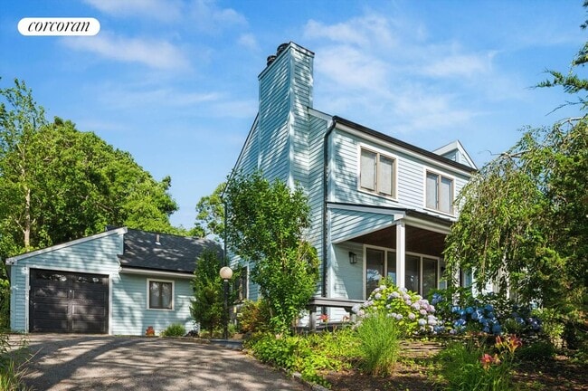 Photo - 11 Lawrence Ave