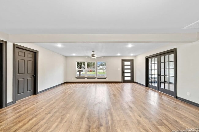 Photo - 2643 W Gramercy Pl