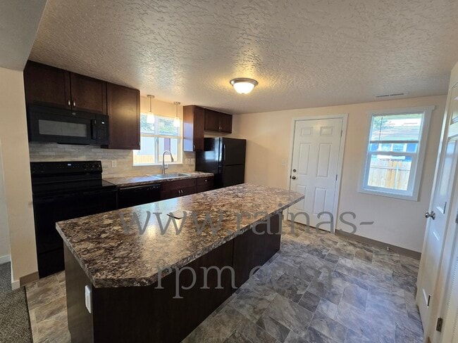 Photo - 502 E 40th St