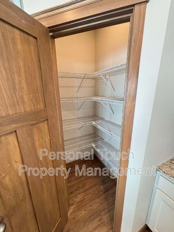 Photo - 1608 6th Ave NE