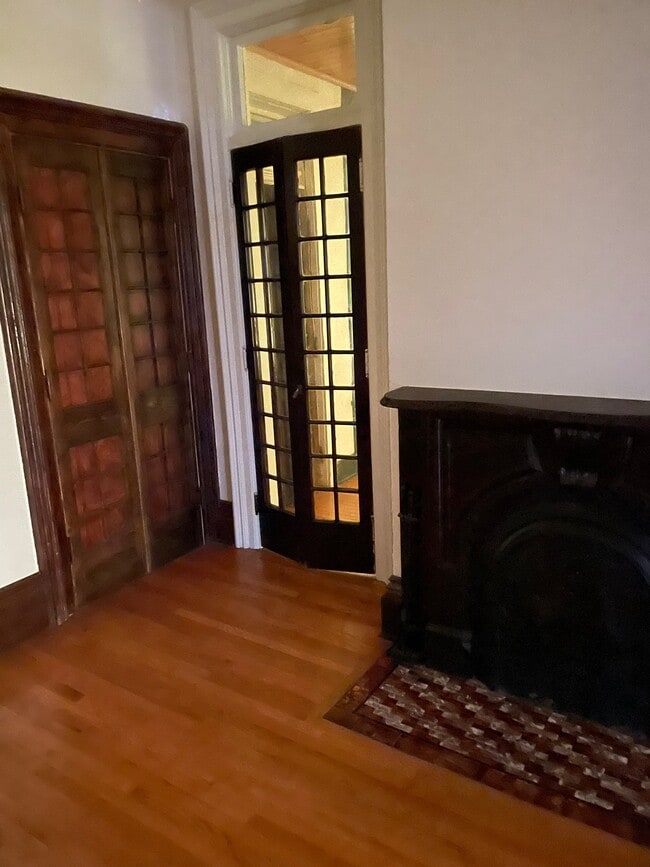 Fireplace Dining Rm - 1110 W Wayne St