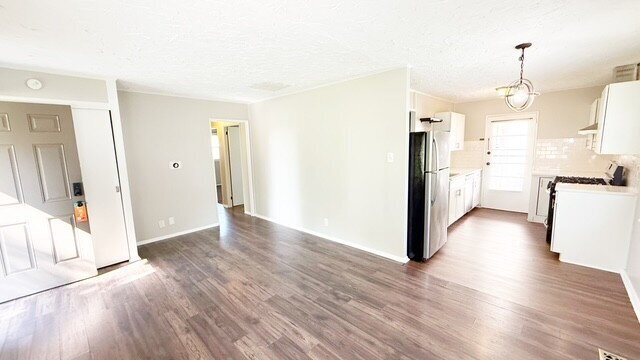 Photo - NORTH EAST SIDE 3 BEDROOM HOME AVAILABLE NOW!