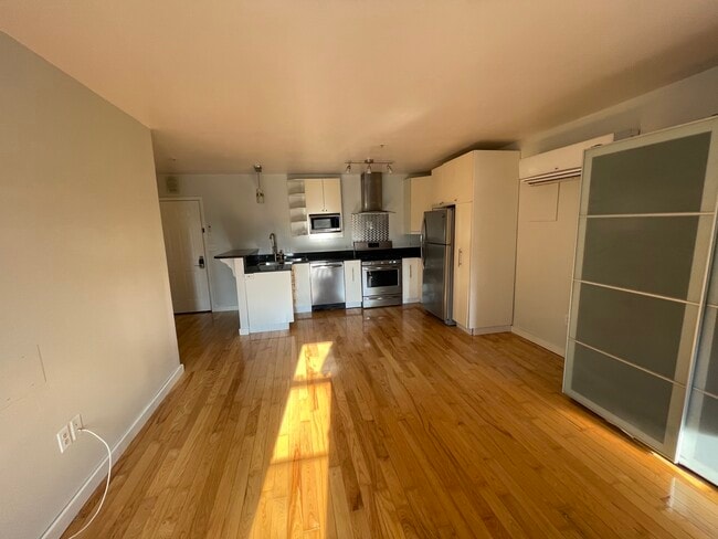 Photo - 925 N Calvert St