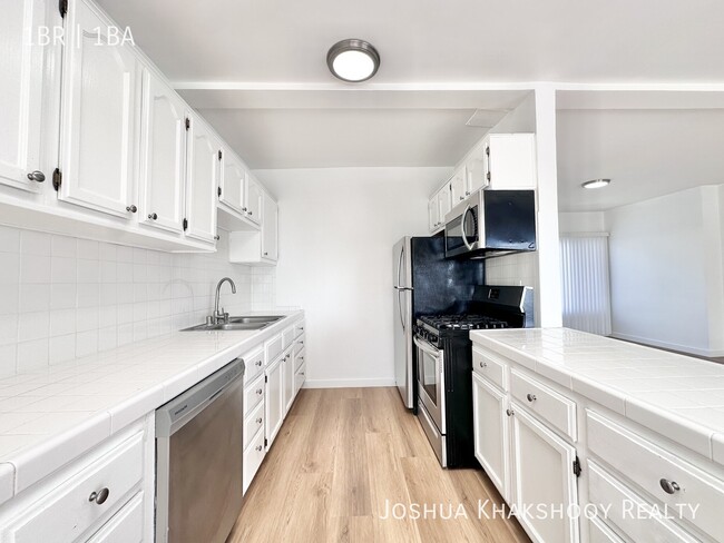 1116 N Clark St Unit 14