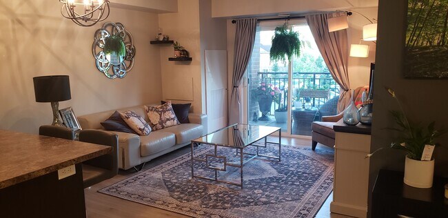 Photo - 67 Kingsbury Sq