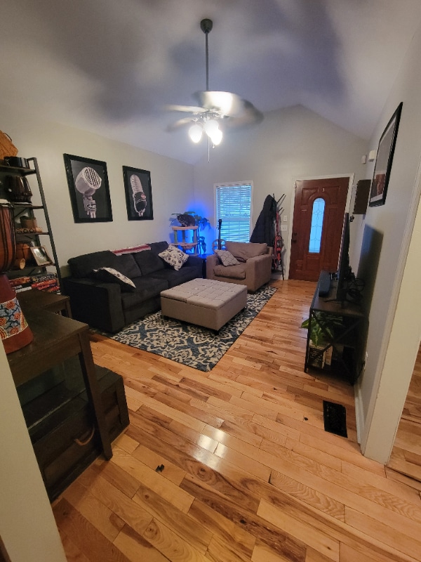 Photo - 524 Rothwood Ave