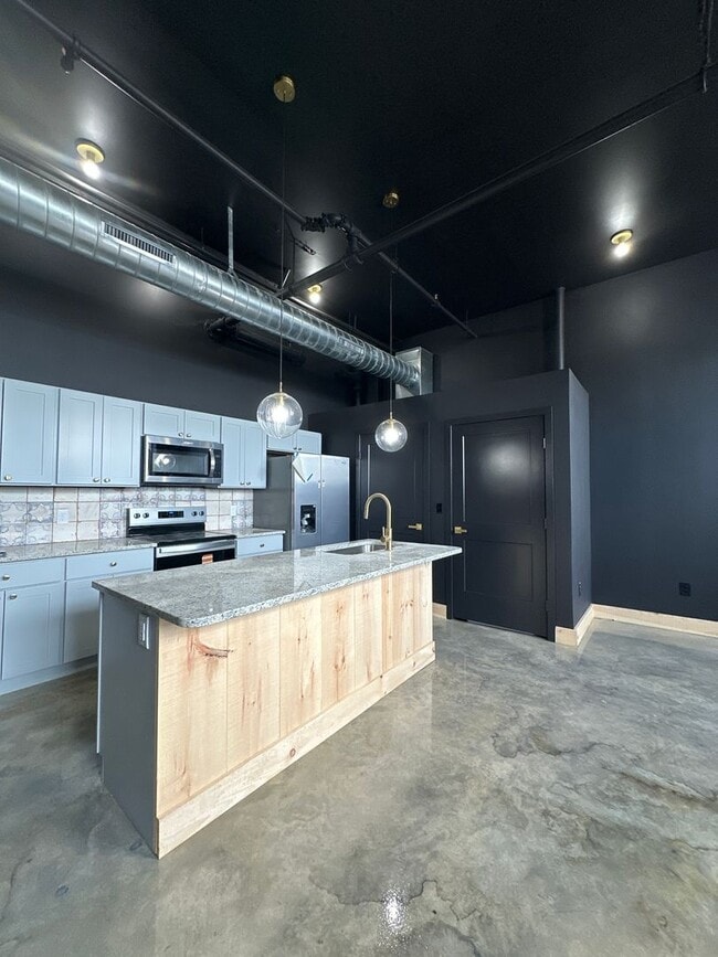 Building Photo - 2 bedroom/1 bathroom NEW LUXURY apartment in Red Lion, PA Unit Apt 207