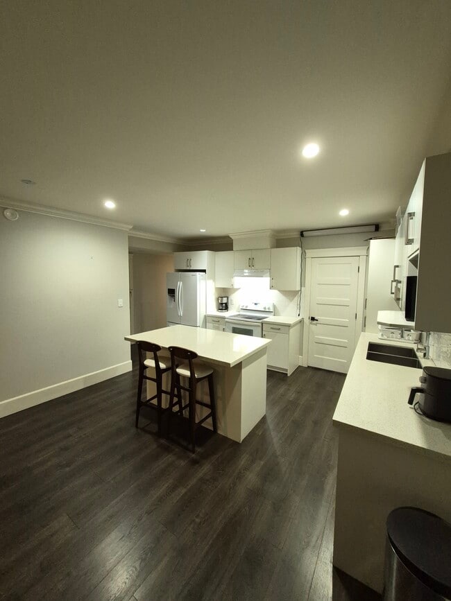 Building Photo - 920 Wavertree Rd