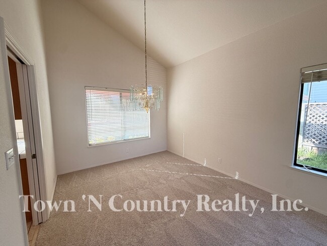 Photo - 139 Greenbriar Way