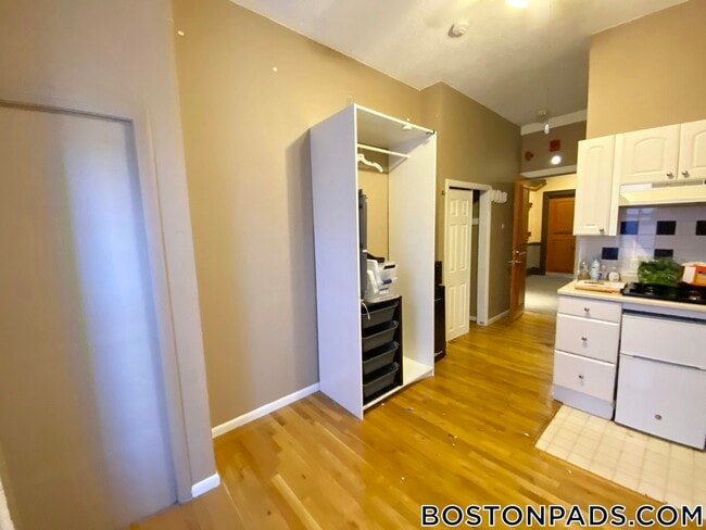 Photo - 270 Newbury St Unit 1