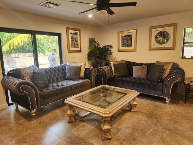 Photo - 413 SW 10th St