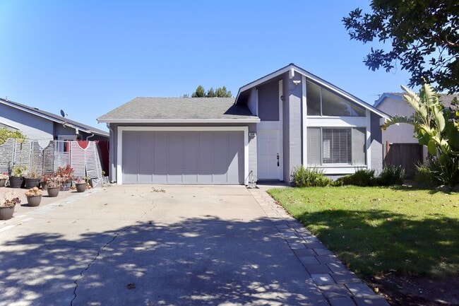 Homey 3-Bedroom 2-Bathroom Home for Rent -... - Homey 3-Bedroom 2-Bathroom Home for Rent -...