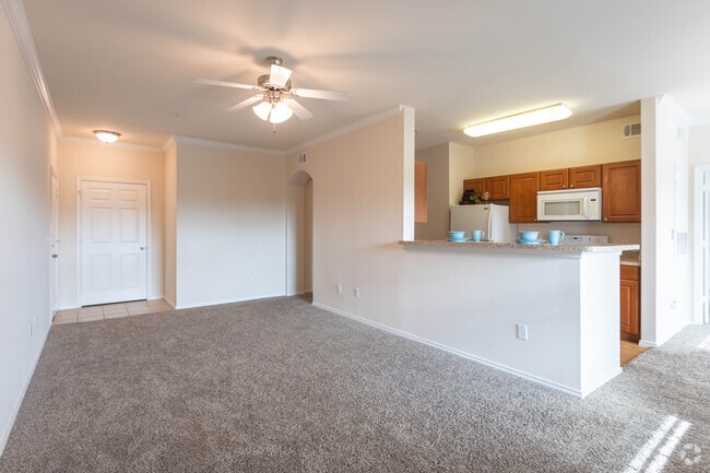 2BR, 2BA - 1,107 SF