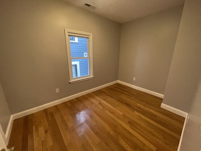 Photo - 195 Condor St Unit 2