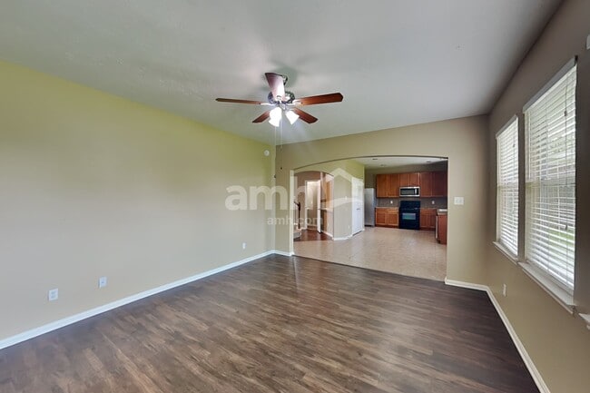 Photo - 1927 Makenna Ln
