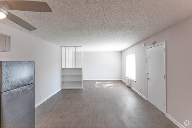 Studio - 460 SF