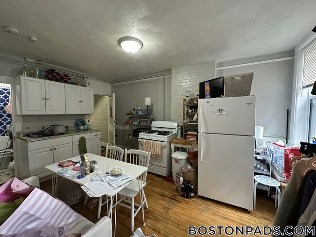 Photo - 161 Endicott St Apartment Unit 3R